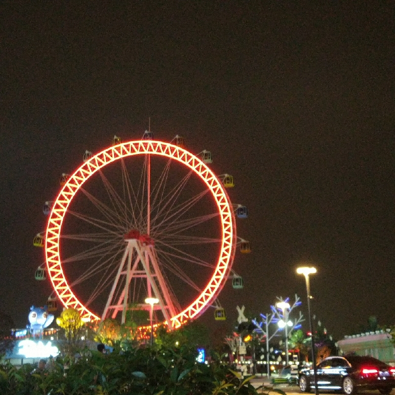 在摩天轮上可以看到叫你1912的夜景,可以看