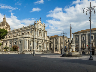 卡塔尼亚大教堂广场