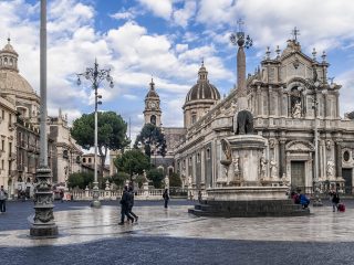 卡塔尼亚大教堂广场