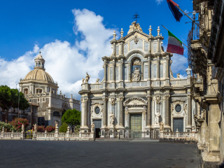 卡塔尼亚大教堂广场