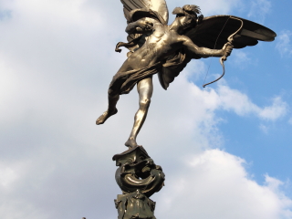 伦敦爱神雕像