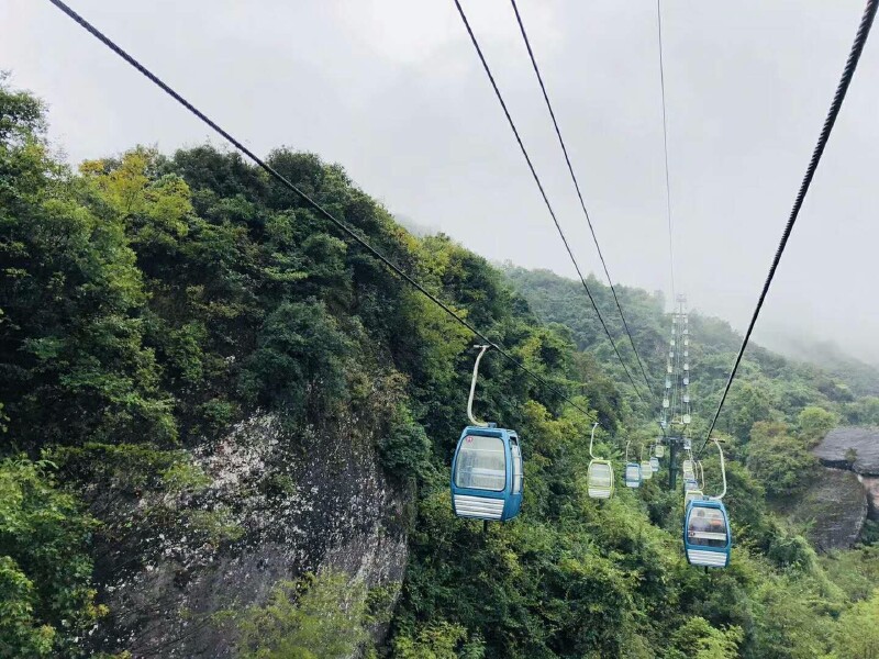 崀山的缆车,很有韩国的风范