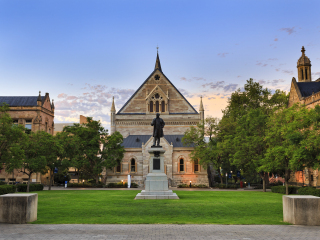 阿德莱德大学