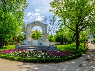 约翰施特劳斯塑像