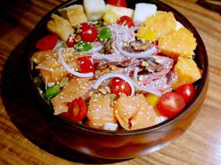 沙拉怪兽美式餐厅