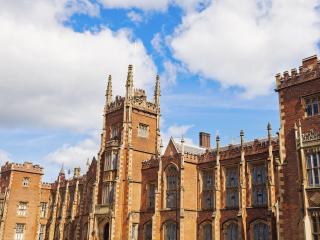 贝尔法斯特女皇大学