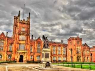 贝尔法斯特女皇大学