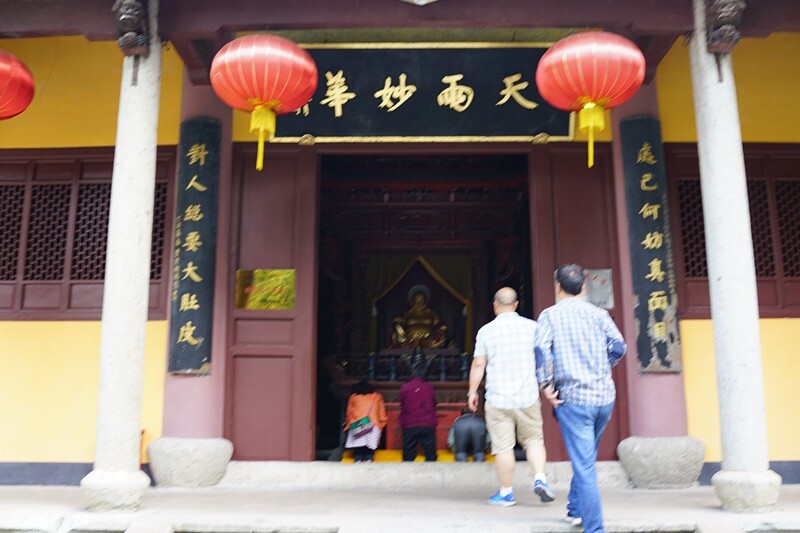 大佛寺西北约300米处还有一小刹名"千佛院"