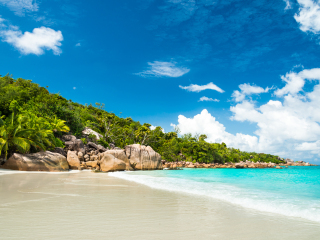 安塞拉齐奥海滩