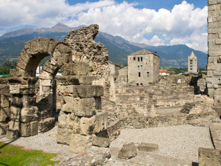 奥斯塔古罗马剧场