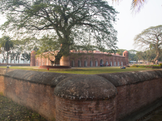 巴凯尔哈特清真寺历史名城