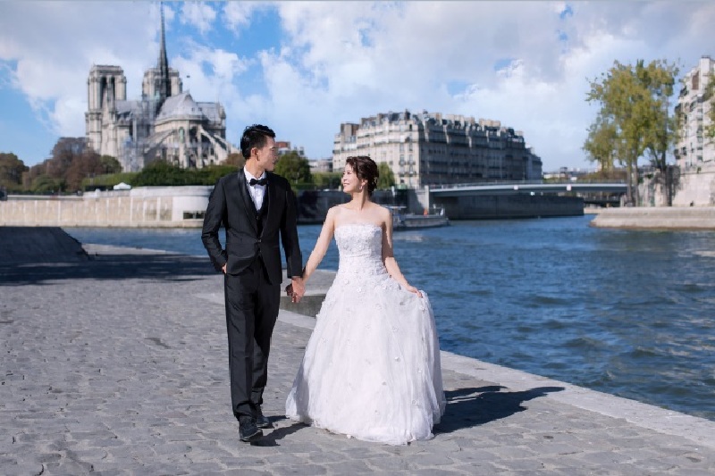 司机阿智和stella配合超级默契,一路上