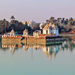 Sacred lake Bindu Sarovar or Bindu Sagar in Bhubaneshwar, Orissa