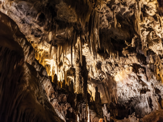 卡斯泰拉纳岩洞