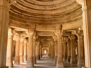 尚庞－巴瓦加德考古公园