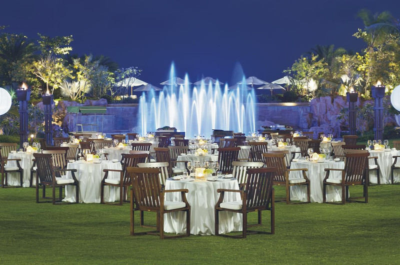 三亚亚龙湾瑞吉度假酒店-新春草坪自助晚餐