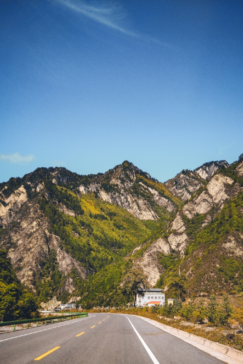 【独家】粗旷的遗落之境,这里不缺的是满含力道的西部片