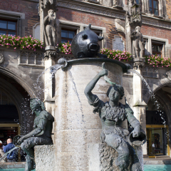 Fischbrunnen fountain and the sculptures on Marienplatz (Mary Square) in Munich in Germany

