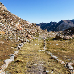 Path of the collar of the death man, the site of the lake to aver, the Italian Alps, Italy