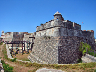 圣佩德罗德拉罗卡堡