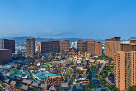 <海南三亚-蜈支洲-天涯海角5日游>4晚连住海景房，夜游三亚湾，蜈支洲岛嗨玩一整天，海鲜火锅自助餐，热带雨林体验（当地参团）