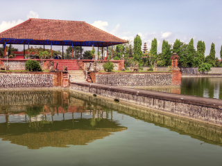 摩由罗水之宫殿