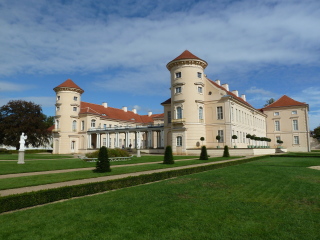 莱茵斯贝格宫殿