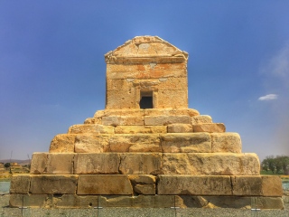 帕萨尔加德(居鲁士墓）