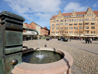 里拉托利格特广场