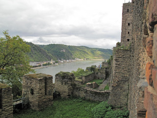 莱因费尔斯城堡