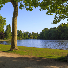 This territory is the Bois de Vincennes, situated on the outskirts of Paris.