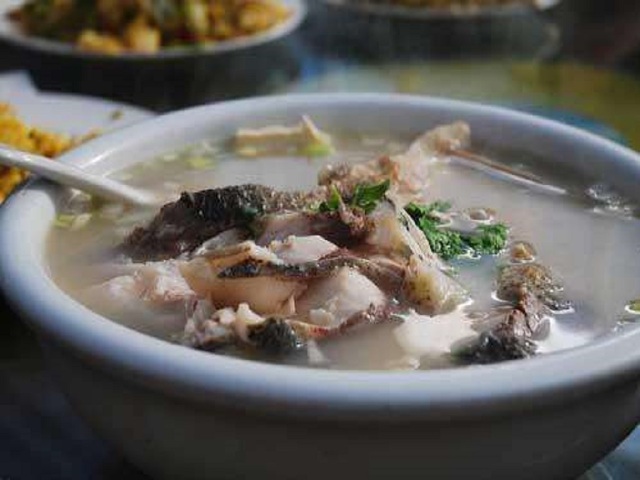 推荐美食:小黑药炖鸡