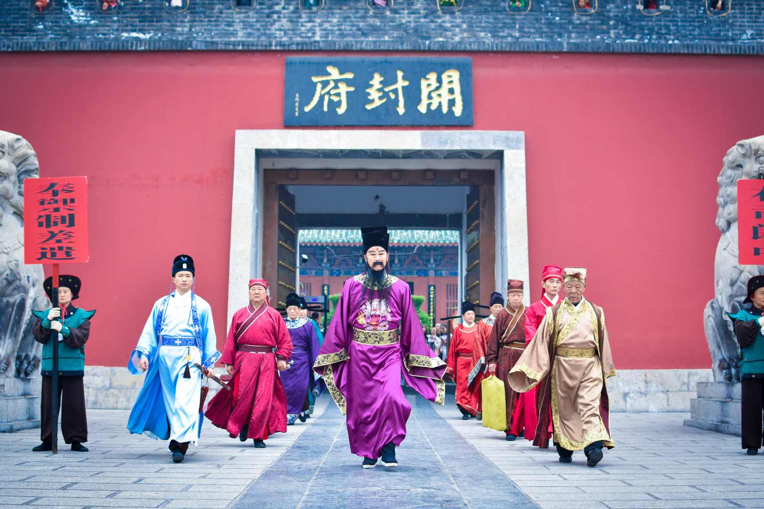 仅当了一年开封府尹,就化身成正义之神