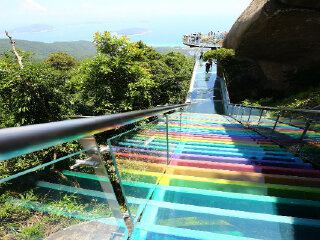 七彩玻璃栈道