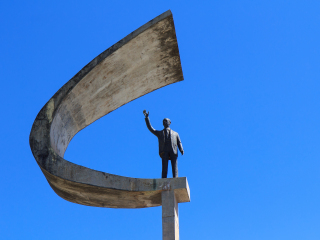 库比契克总统纪念碑