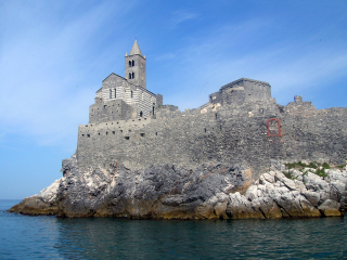 韦内雷港圣彼得教堂