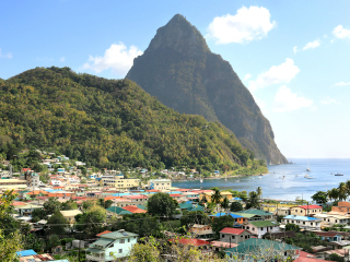 苏弗里埃尔火山