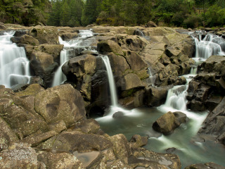 迈凯轮瀑布公园