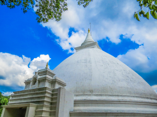 凯拉尼亚大佛寺