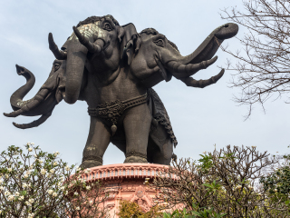 三头神像博物馆