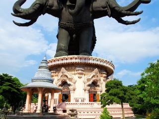 三头神像博物馆