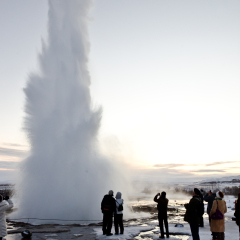 Geysir in iceland, sometimes known as The Great Geysir, was the first geyser described in a printed source and the first known to modern Europeans.