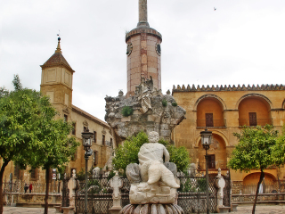 圣拉法埃尔凯旋柱