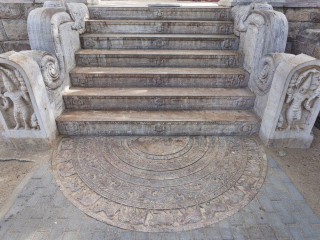 阿努拉德普勒月亮石