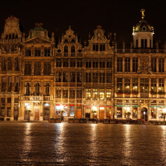 Belgium, Brussels, Grand Place, Grote Markt, Maison du Roi in the evening