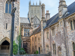 韦尔斯大教堂围庭