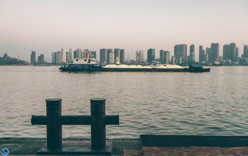 南京浦口轮渡码头,风雨中已渡过百年