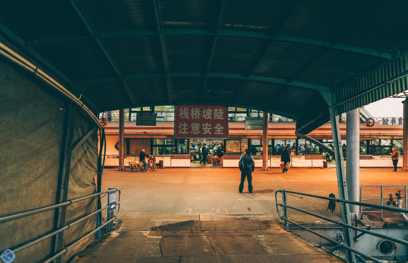 南京浦口轮渡码头,风雨中已渡过百年