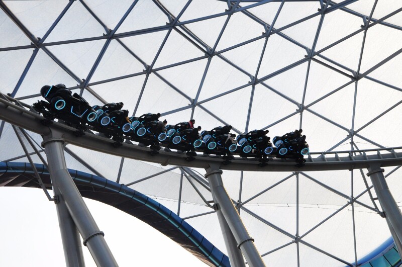 上海迪士尼乐园                     飞快驰去的tron