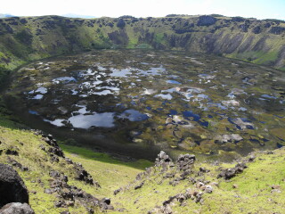 拉诺卡乌火山湖